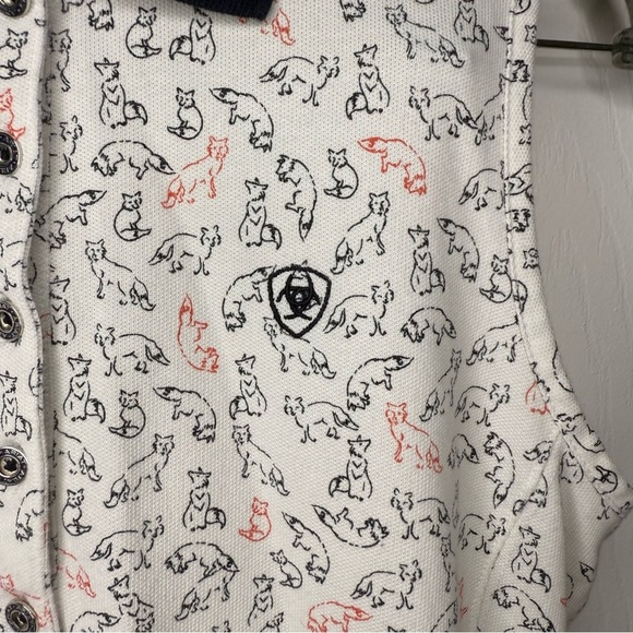 Ariat White and Blue Sleeveless Polo Collared Top in Fox Design Size Medium GUC - Picture 2 of 7